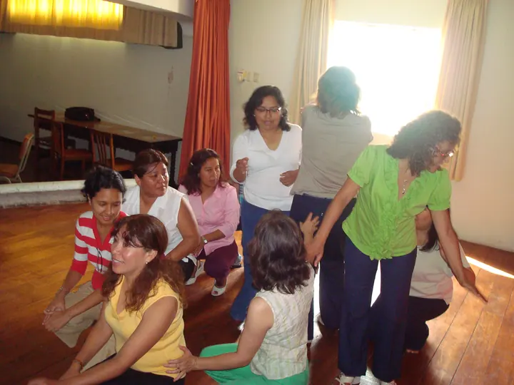 Dinámica corporal con docentes · PRONAFCAP